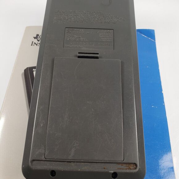 Texas Instruments TI-82 Graphing Calculator Mathematics With Manual - Picture 10 of 16